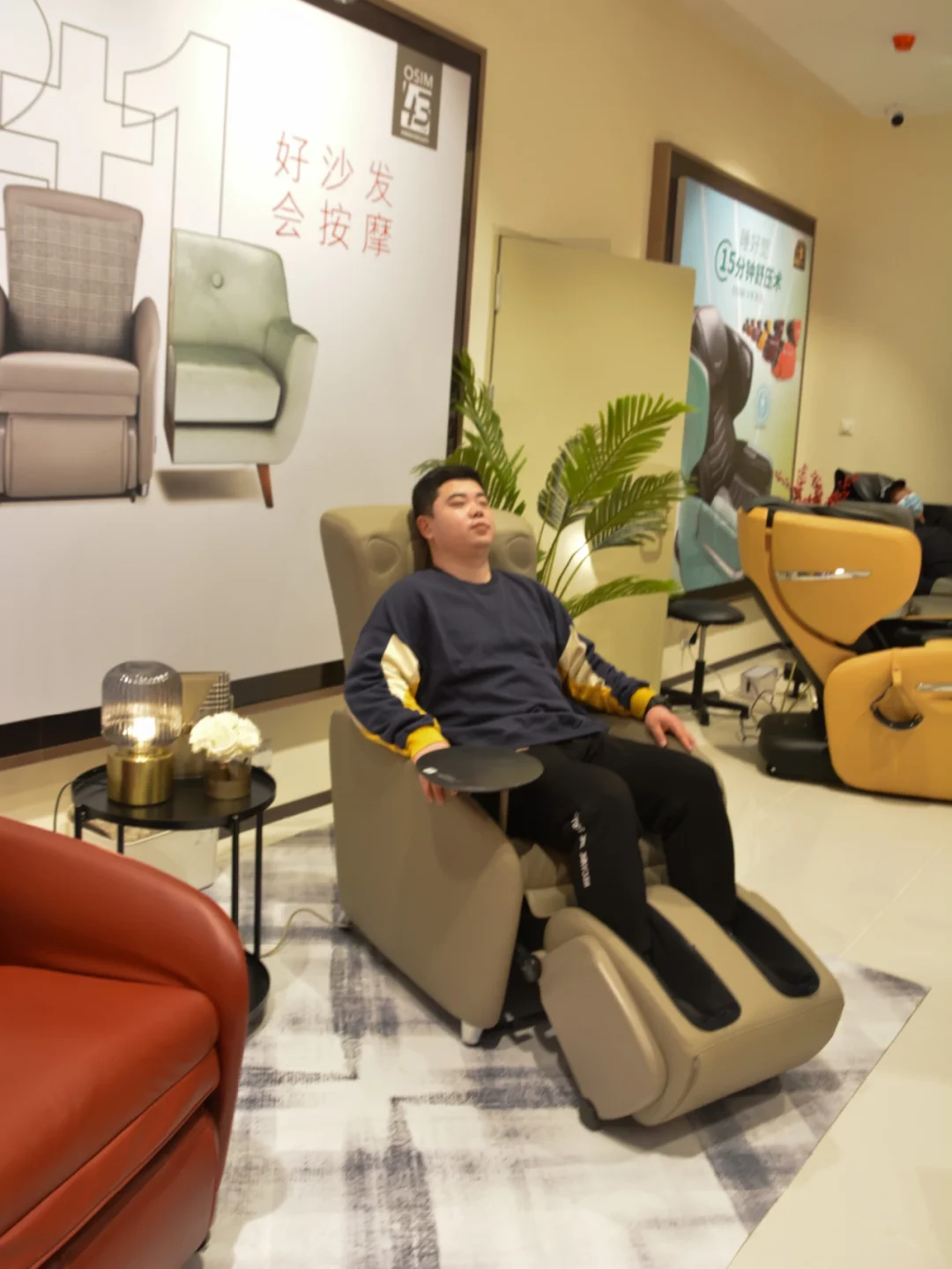 老公总喜欢去外面店里按摩，这样好吗❓❓