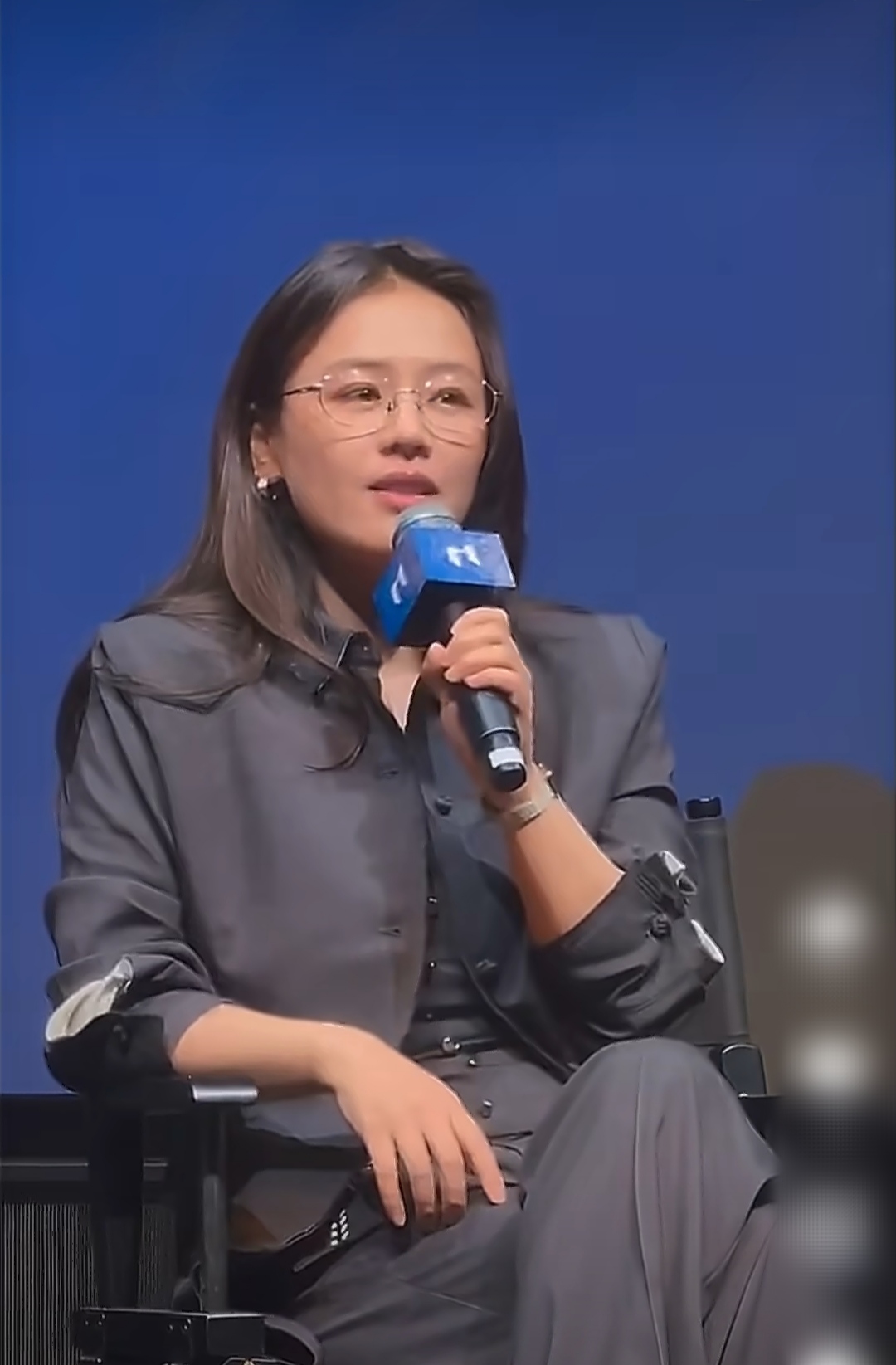 不知道为什么，马思纯一看就给人一种学习很好的感觉，古力娜扎就恰好相反[笑哭]
