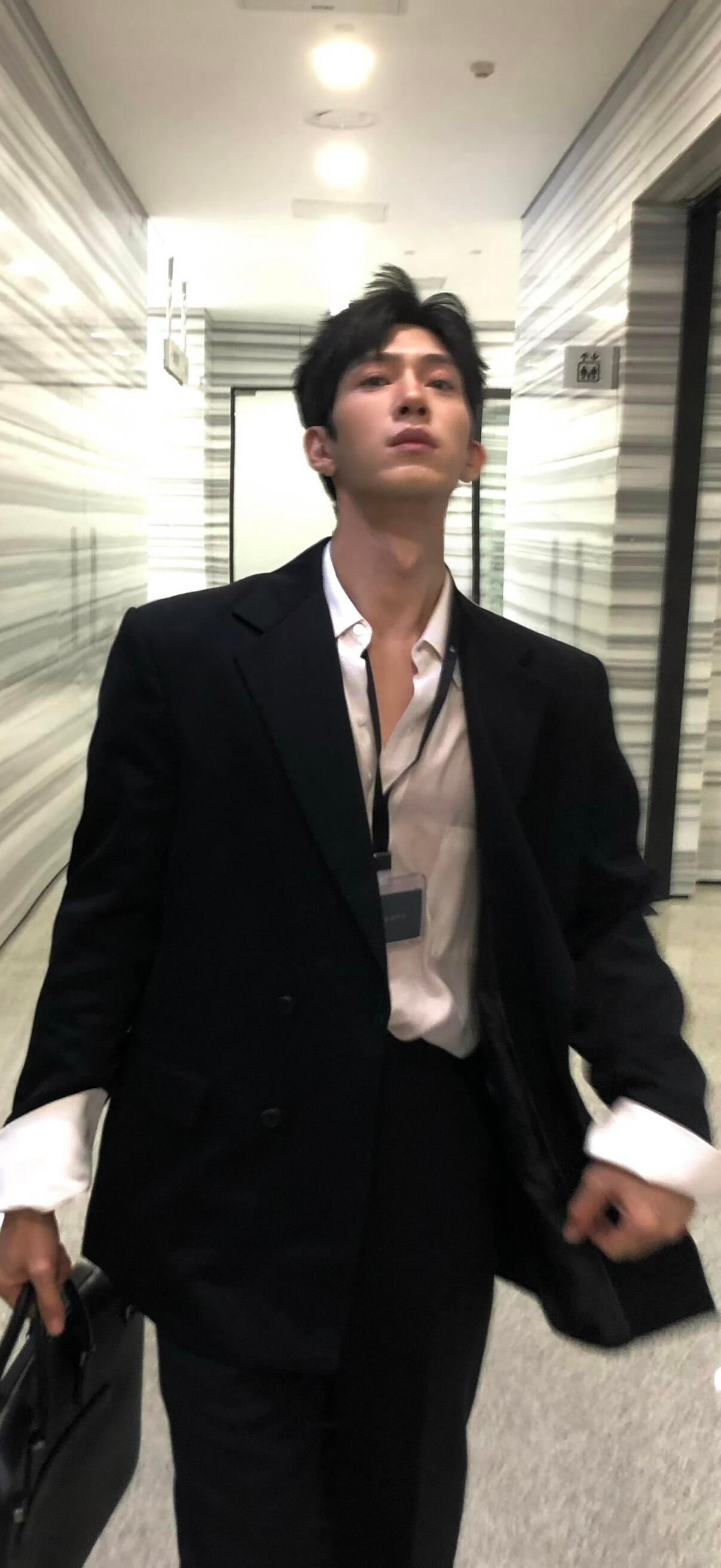 #井柏然被堵酒店#
井柏然·北京最有腔调的男人 ​