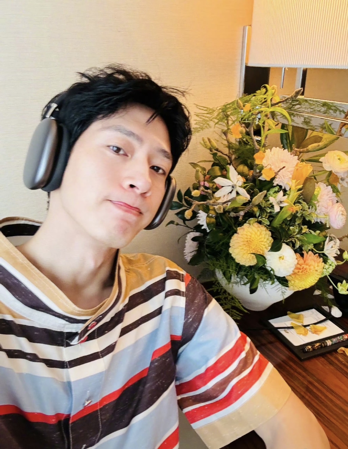 因为井柏然刘雯去看李荣浩演唱会一部分cp粉破防，李荣浩开玩笑的调侃被拼凑成了别有用心的引导…感觉他们本人应该都没有这个意思，但是cp粉过度解读了，还是不要上升真人比较好吧