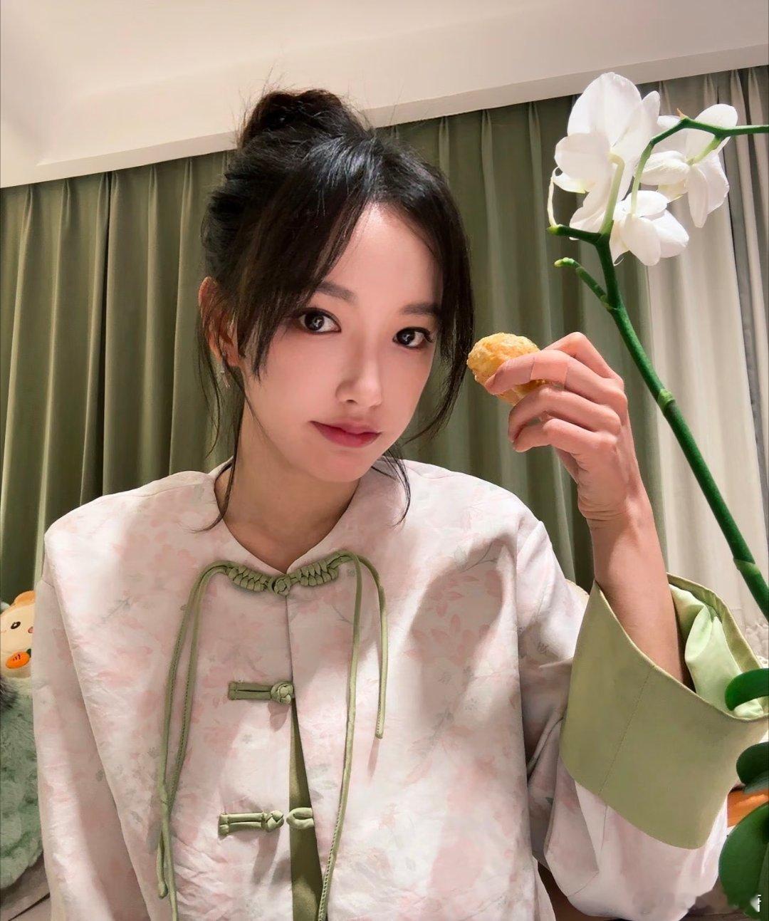 #程潇[超话]##程潇# 
颜值依旧抗打 ​