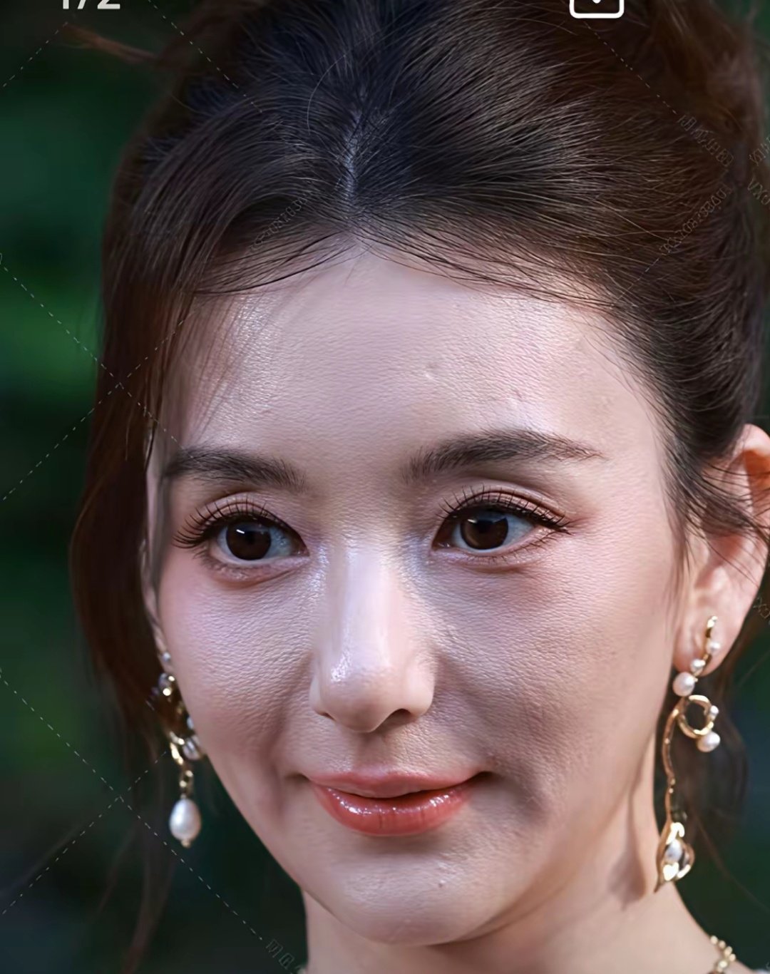 方媛高清怼脸拍，该说不说这皮肤状态绝了 ​