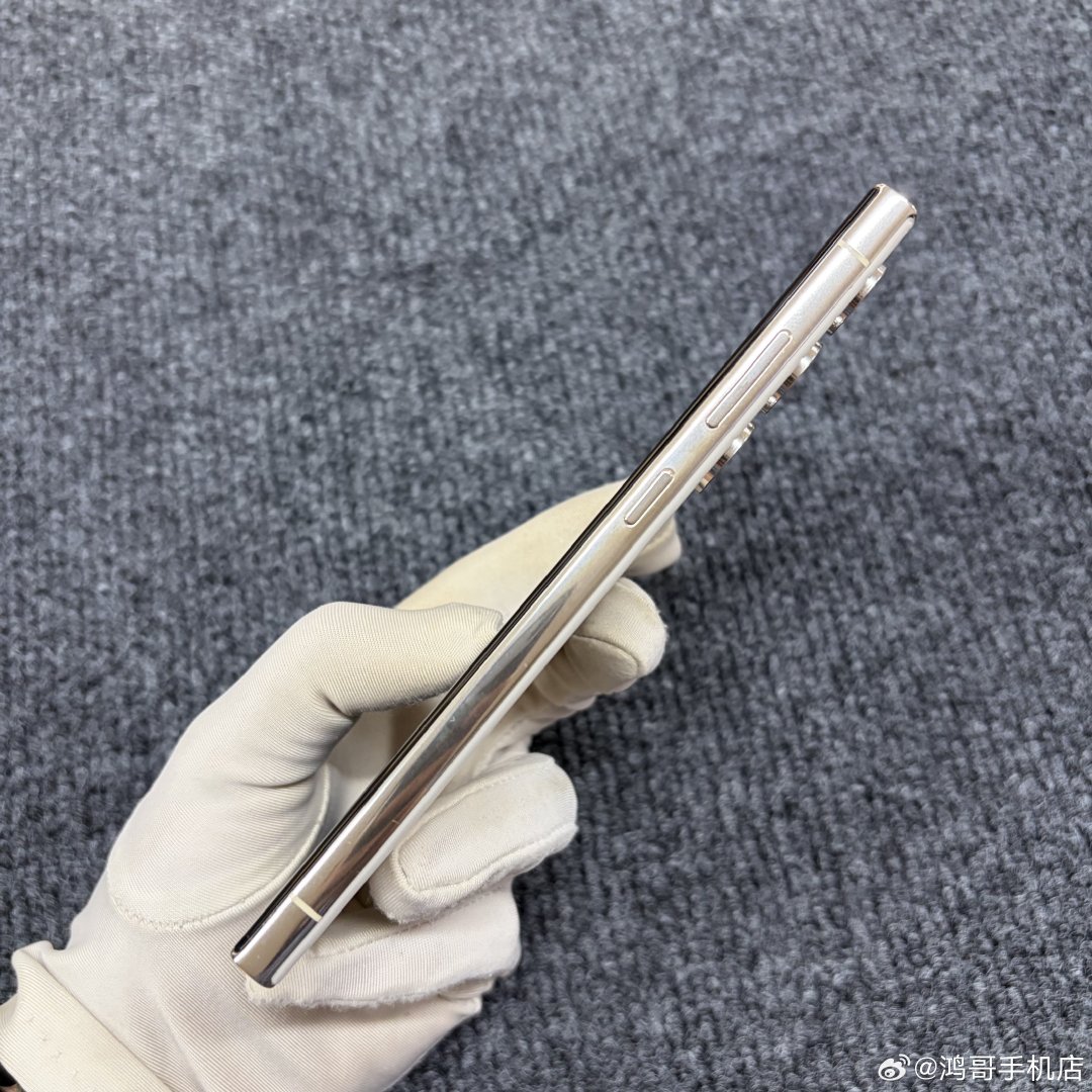 三星S23Ultra 银色12+256G 

国行全网通 ​外观99新 价格2899 ​
