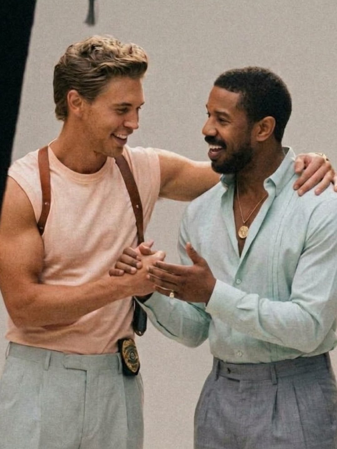 Michael B.Jordan面包里&Austin Butler奥斯汀巴特勒

《迈阿密风云1985》宣传拍摄幕后
#michaelbjordan##austin butler# ​