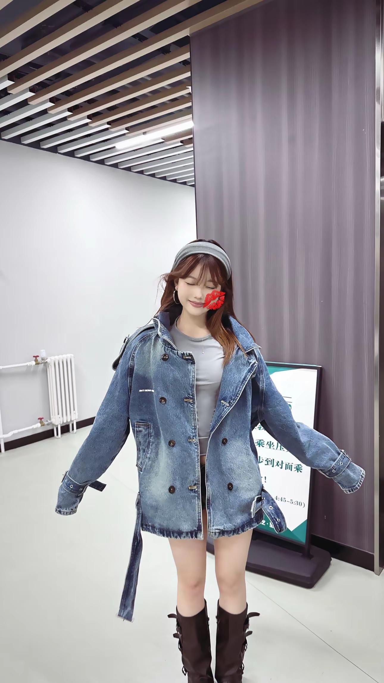 太亲密暴露控制欲，忍住控制欲又显得游离，和你保持什么距离实在是一种难题