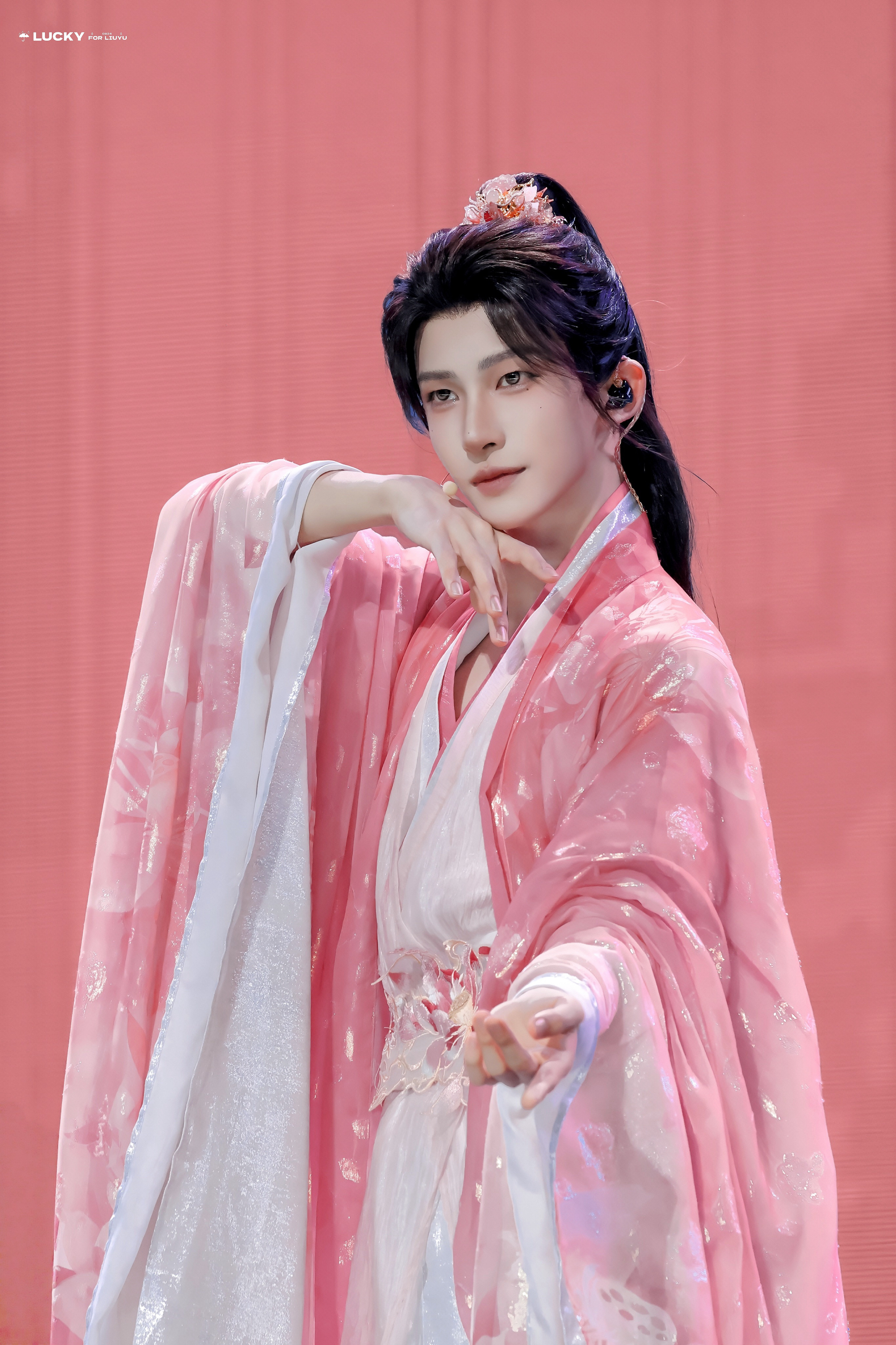 #刘宇2026宇宙诗人巡演# ly #刘宇# 

做一场粉色的梦[相爱]

​