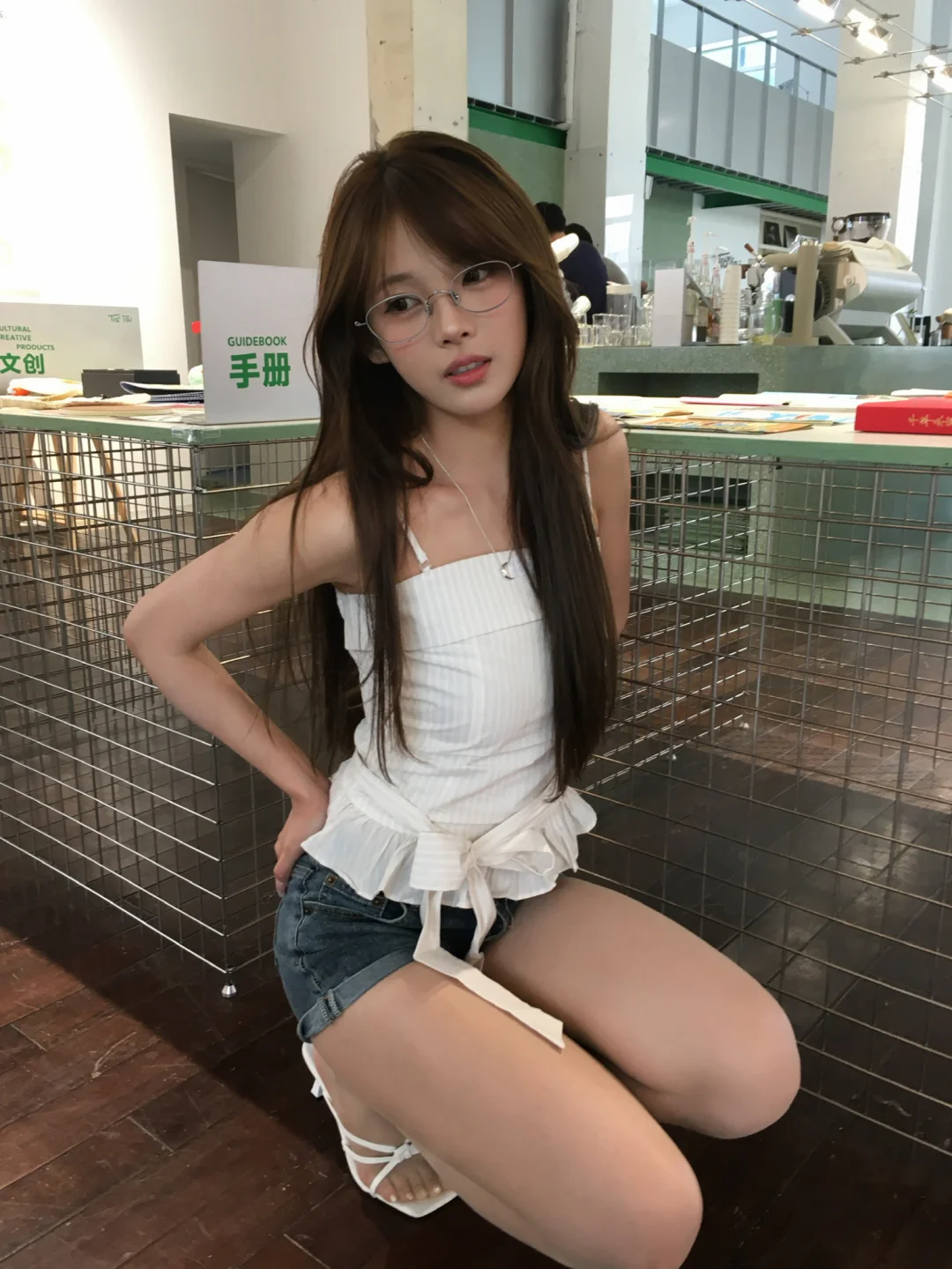 戴眼镜的吱吱