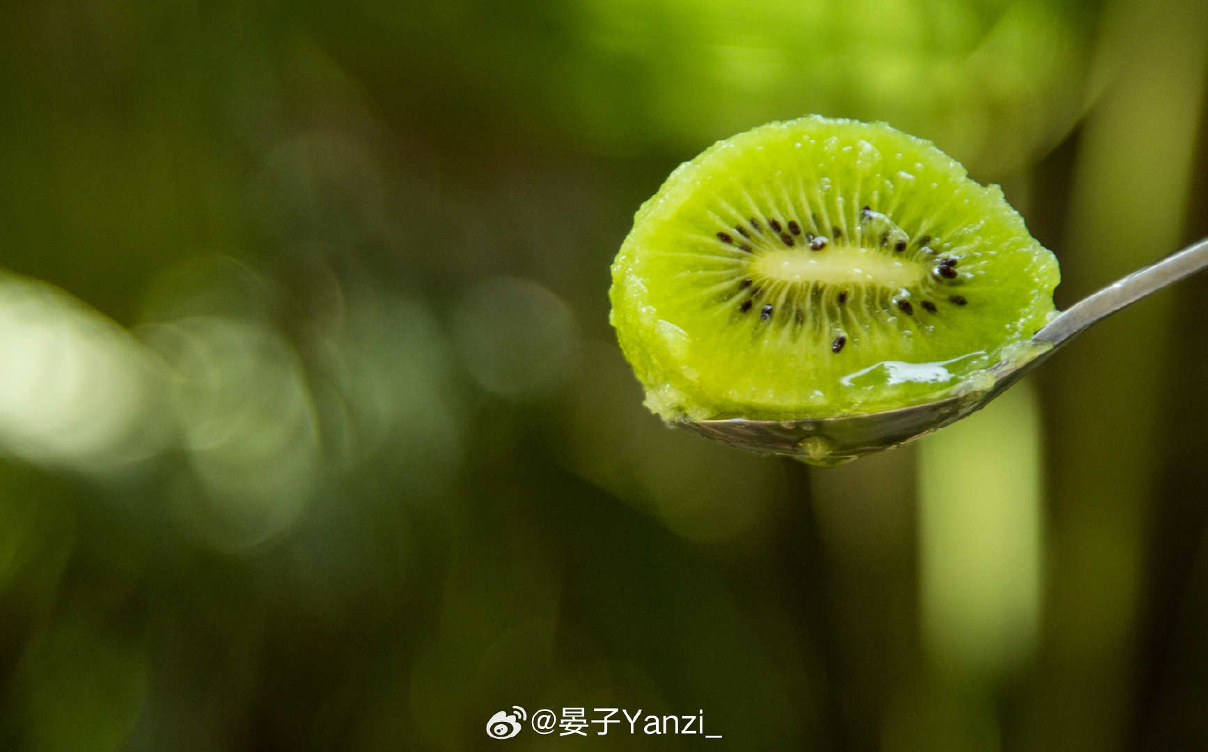 翠香🥝猕猴桃确实优秀！
收到不用捂，两头微软就可以吃😋
超甜，一次可以炫好几个，好吃不贵，维C之王👍🏻
#好物分享# ​