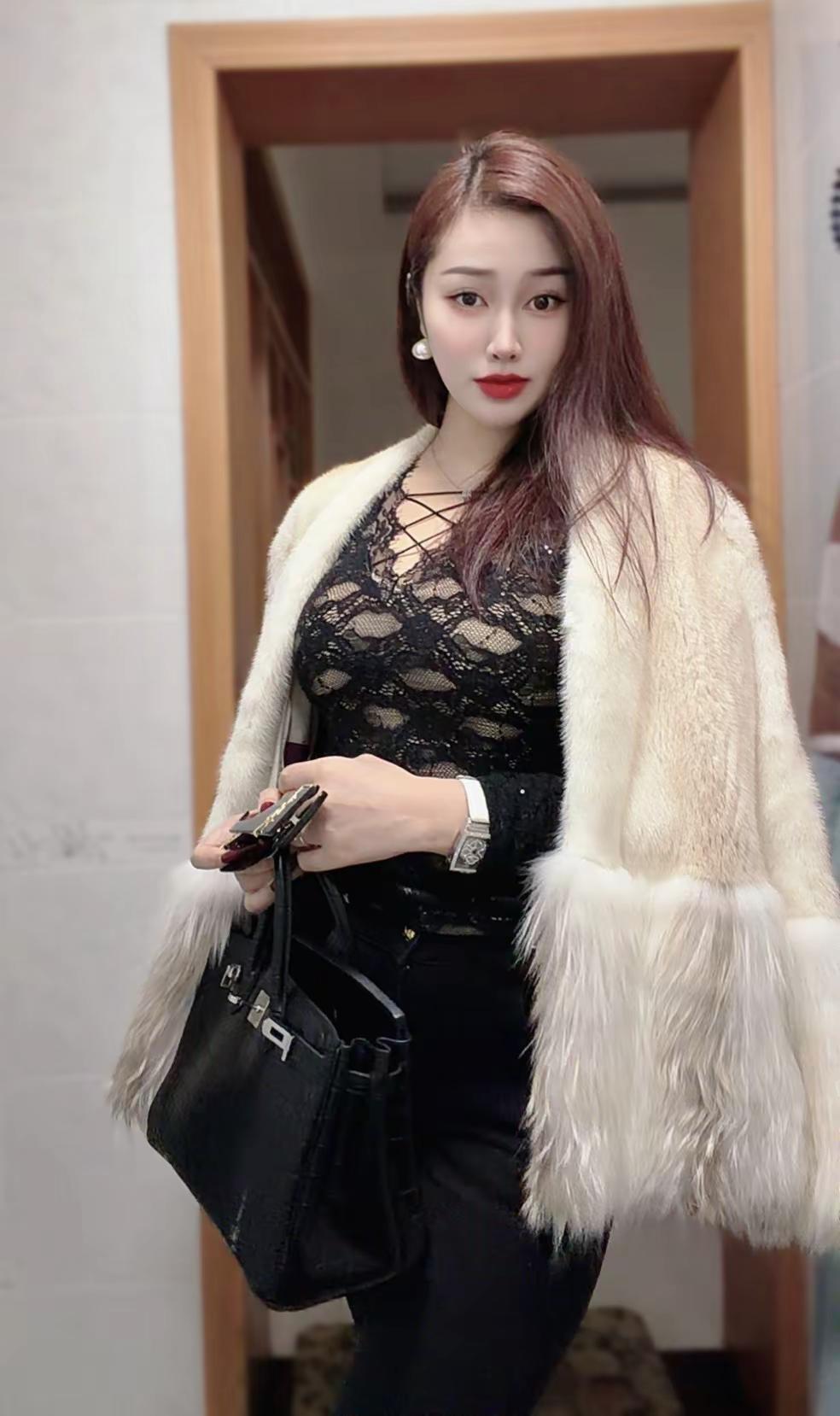 不做‘攀援的凌霄花，而是并肩的树