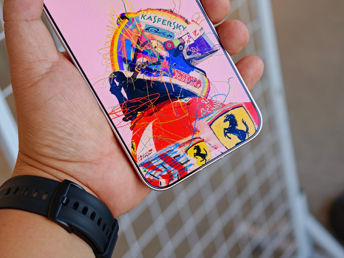OPPO Find X10 出厂自带原厂AR膜？
这种膜亮屏高透还防反光，息屏看黑的很深邃，这个大家注意到了吗？ ​
