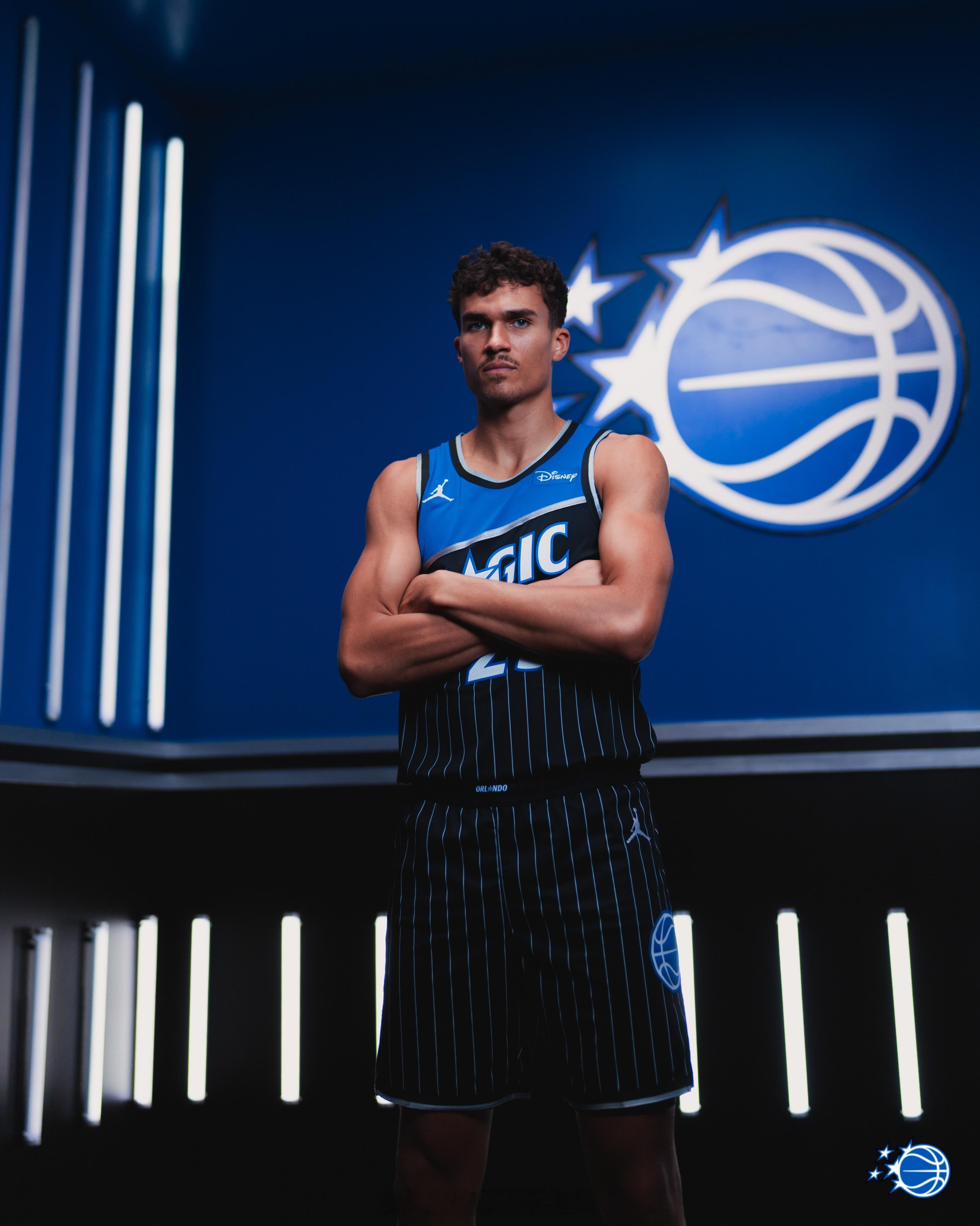 每年一次的球队媒体日拍摄，对于摄影师而言，又是一场饕餮盛宴。
©️nba
#sotd[超话]##NBA[超话]##陈妤颉称不想拿金牌的不是好运动员# ​