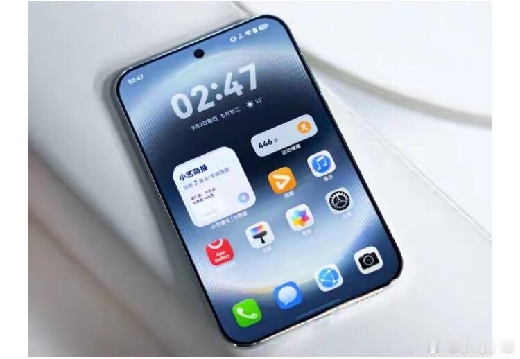 二、麒麟 9030S 坐镇，性能够用还很聪明核心配置这块，华为 Pura X View 塞进了一颗麒麟 9030S 处理器。咱也不整那些虚无缥缈的跑分，这颗 U 的 8 核泰山架构搭配自研 NPU，主打的就是一个聪明懂事。日常用起来，配合 12GB 大内存，无论你是开多个后台还是来回切应用，丝滑程度绝对挑不出毛病。存储有  ​