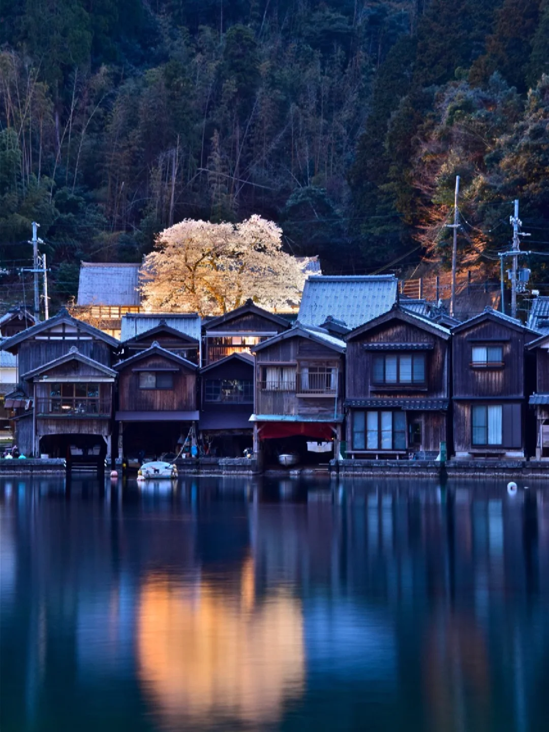 日本京都 | 船屋？所剩无几的美丽的海边小镇