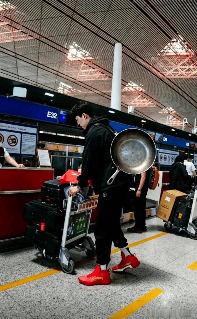 [超话]凡是跟NBA沾点边的亚洲球员中，河村勇辉在日本是核心控卫，八村...