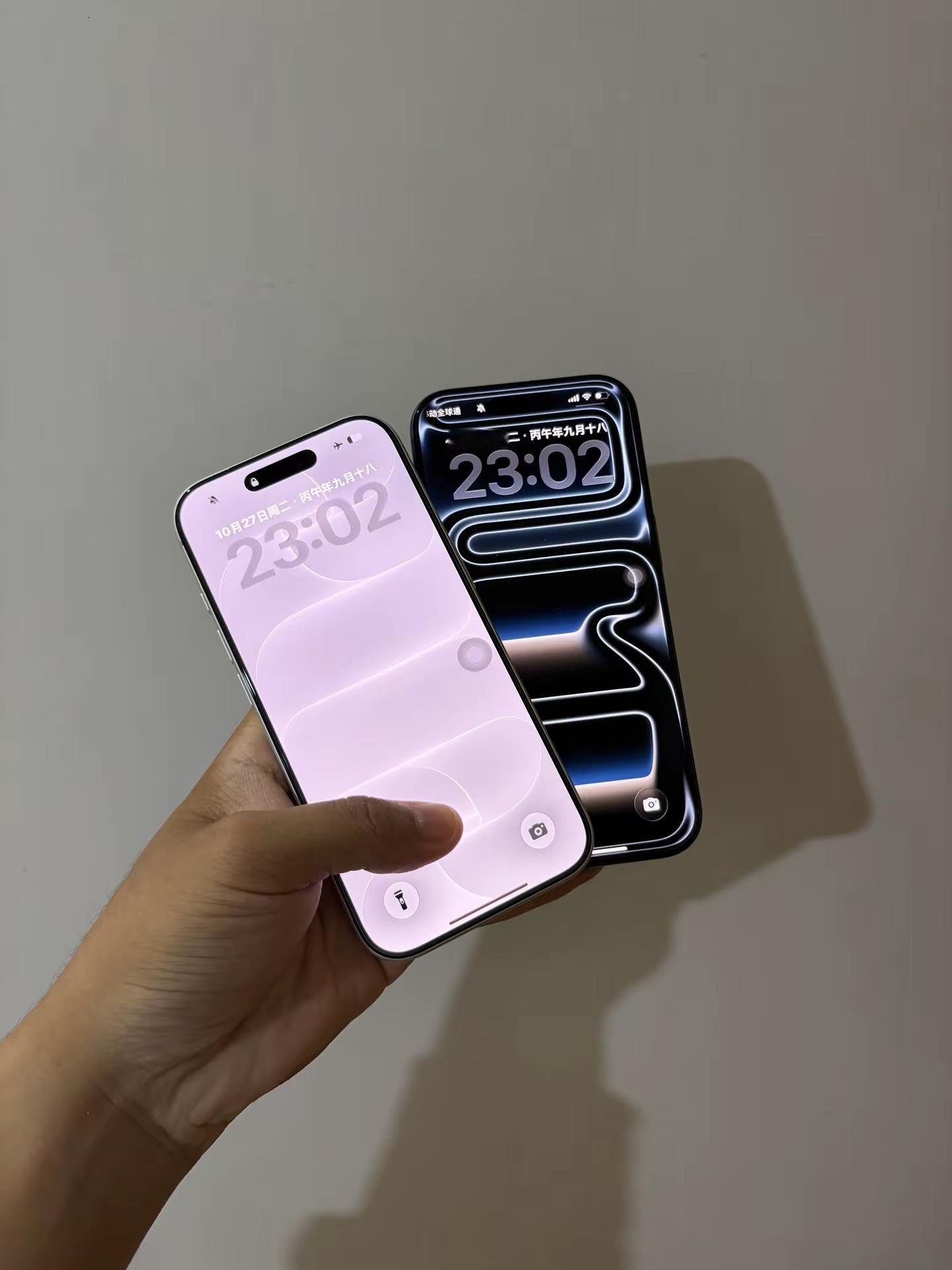 看正面辩机苹果iPhone18Pro iPhone17Pro