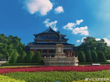 读完一本《登天的感觉》，心理方面的书。<br />一个好的心理学家真的...