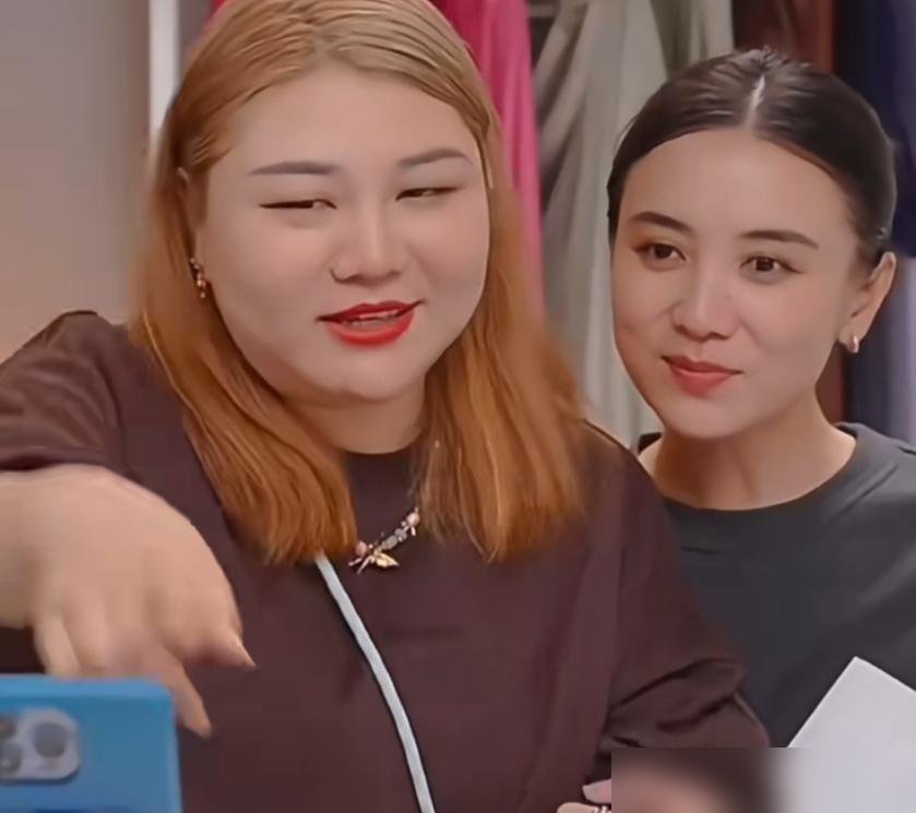 宋佳拿视后，朱亚文拿视帝，梅婷拿最佳女配，全是一家公司的。
壹心娱乐这盘棋，杨天真下了快十年，现在终于把“人设即生产力”这件事砸实了。别人家经纪公司签艺人靠资源堆，她靠的是把每个人当成一个产品来打磨。宋佳走“大花青衣”路线，朱亚文卡“荷尔蒙硬汉”，梅婷稳坐“国民青衣”，三条赛道互不踩脚，最后在同一
