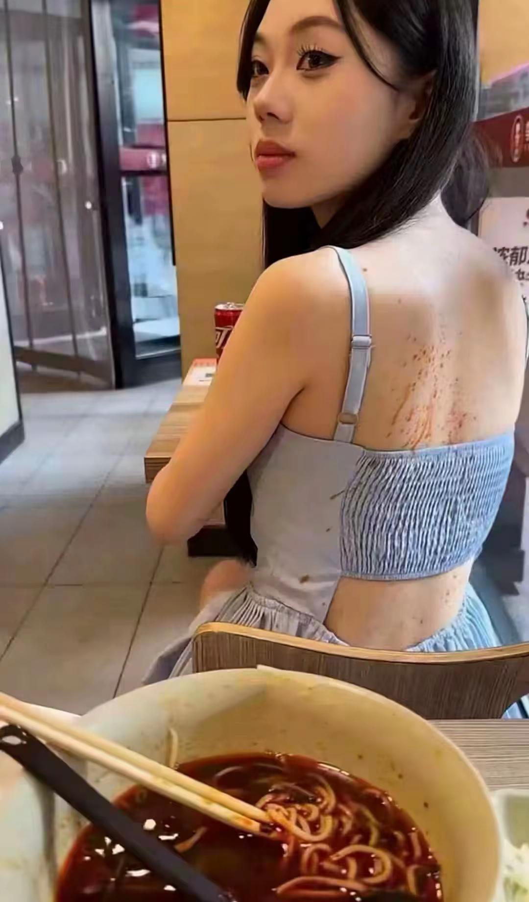 <p>性感小性感 街拍小姐姐穿搭 <!--{img:0}--></p>...