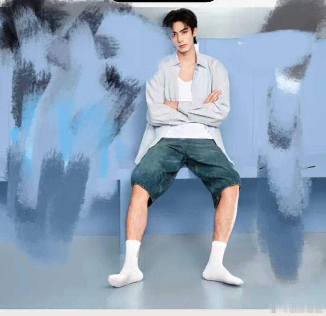 宋威龙这广告拍的好像给子[允悲][允悲] ​