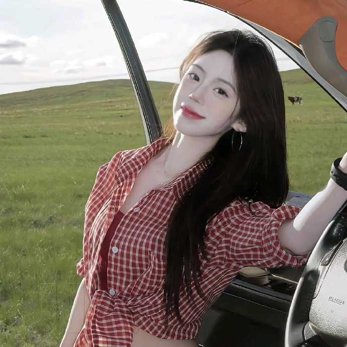 𝙒𝙚𝘾𝙝𝙖𝙩青春感头像，美女标配～