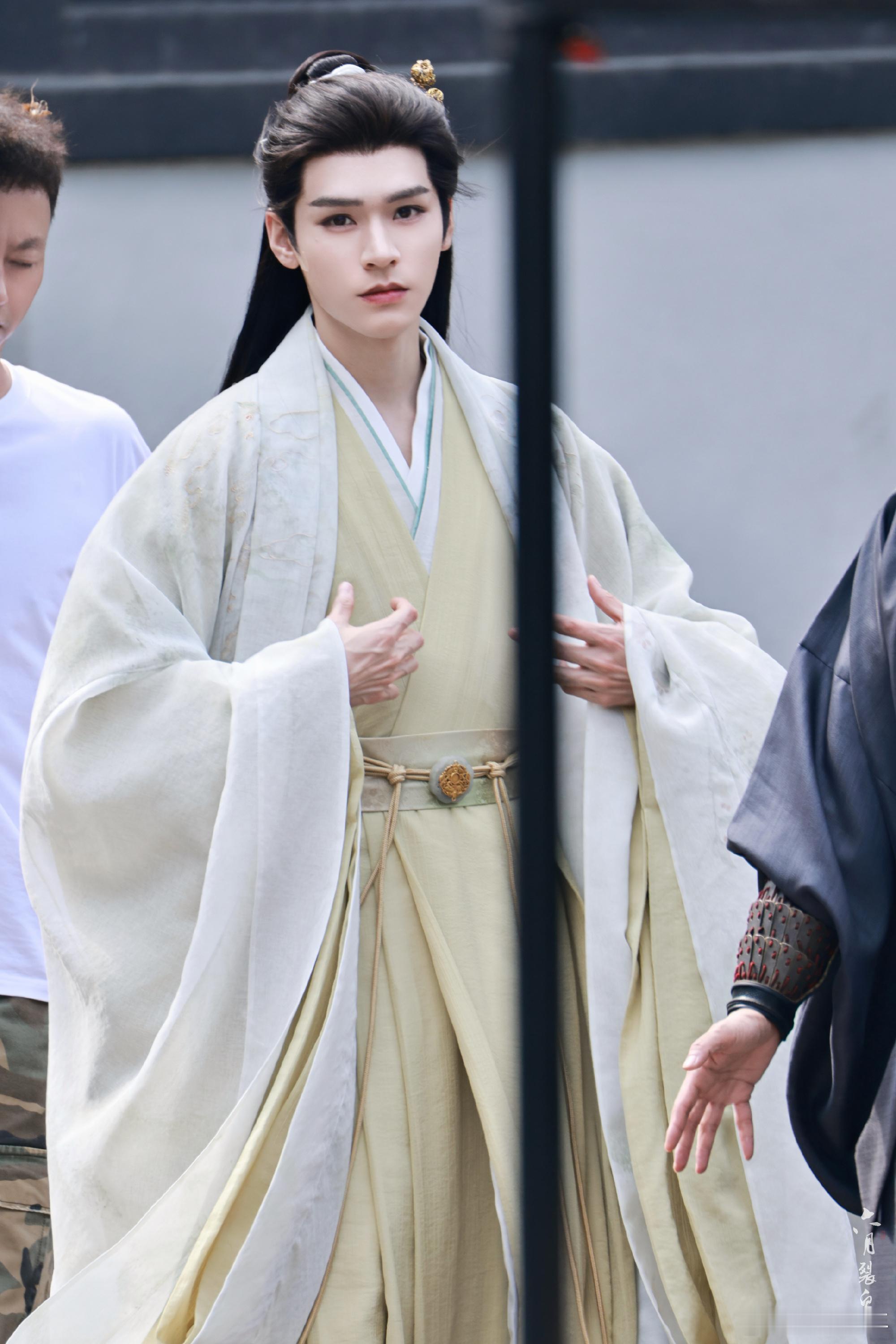 #龚俊豹隐南山# gj #龚俊闻玦# 
雪梨～ ​