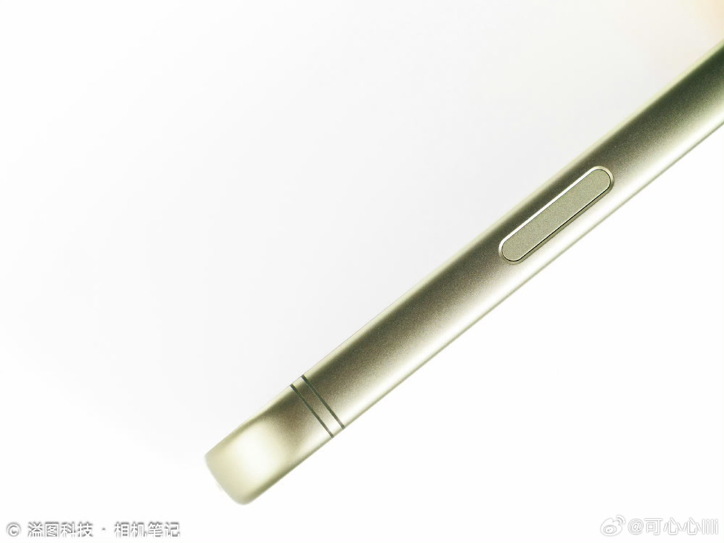 论是远景特写还是大场面调度，都能轻松应对。这不仅是外观的复古，更是影像实力的硬核升级  #荣耀Magic9系列# ​