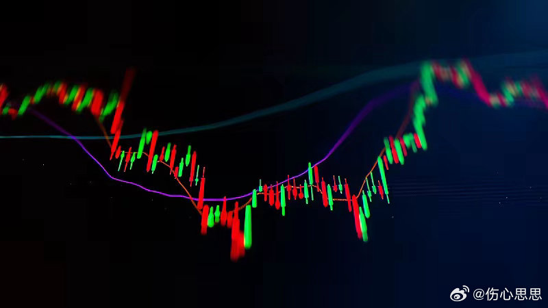 节后第一天，大A就又给股民上了一课。
​沪指跌0.79%，创业板指跌3.15%，科创50直接跌超4.8%。超3700只个股飘绿，但成交额放到1.69万亿，较节前多了2400多亿——放量下跌，杀伤力不小。
​盘面冰火两重天：石油石化涨近3%，中国石化、中国石油齐涨超3.5%；海运、燃气、银行也逆势飘红。另一头，半导体 ​
