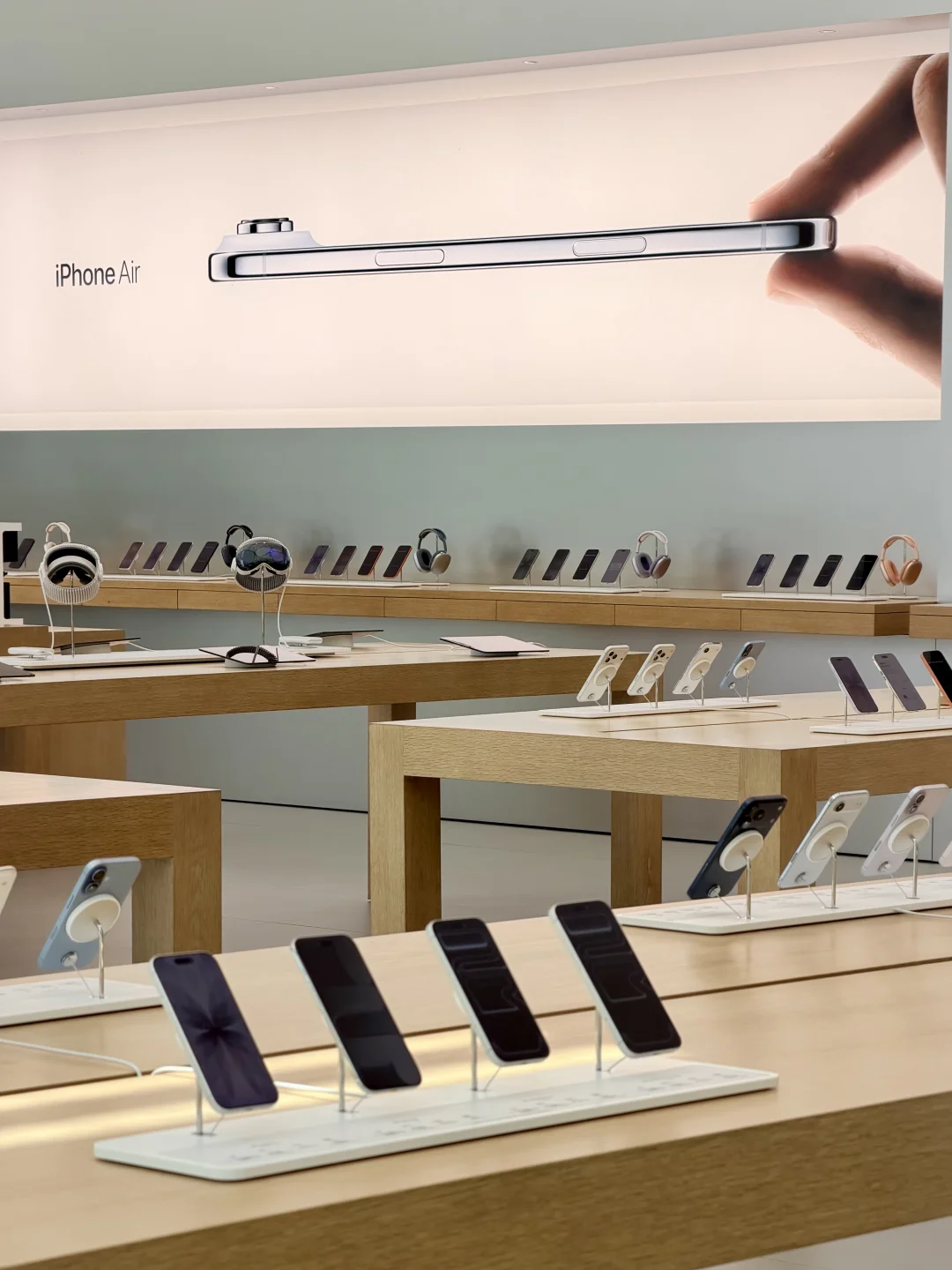 Apple Store 产品的秩序感