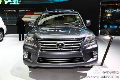 全新雷克萨斯LX570在动力系统方面依旧延续现款车型的配置，5.7L ...