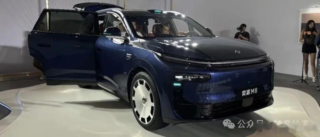 M8  SUV 万级性价比华系大六座来了！指导价 19.98-27.5...