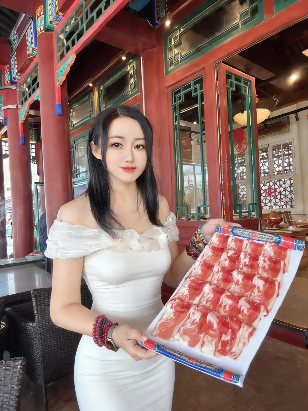 吃铜锅涮肉，居然抢到了观皇家冰场的景观位