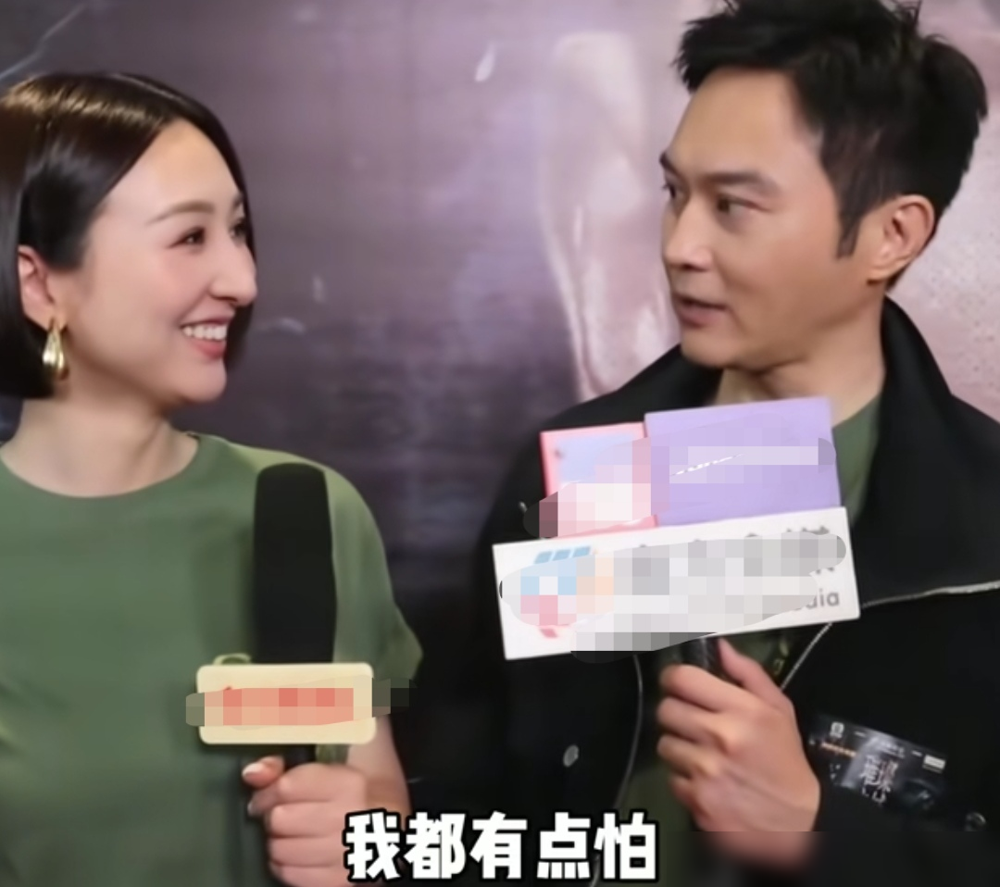张智霖说他现在有点怕，因为袁咏仪真不买包了。
以前她买爱马仕是什么阵仗？光收藏的稀有皮就值2000多万港币。大张伟说卖包的销售不拜财神，拜袁咏仪。她还放话：能送爱马仕给我是你的福分。张智霖蹦极时对着镜头喊的是老婆，别再买包了，上综艺说自己陪逛街像移动提款机，甚至去问律师老婆疯狂买包算不算犯法。