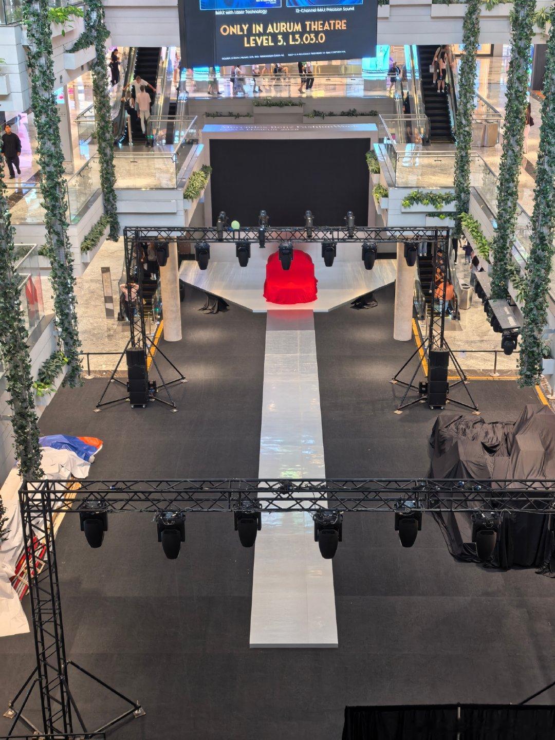 Mercedes‑Benz Fashion Week Kuala Lumpur 2026  吉隆坡奔驰时装周  
汽车和时装跨界，大马的商业活动氛围确实可以！ ​