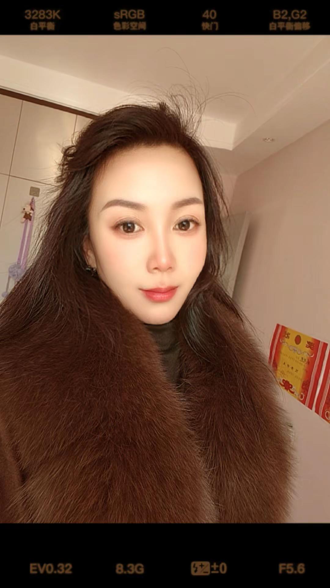 穿上这件毛茸茸的外套，秒变温柔小姐姐～寒冷冬天也要美美哒