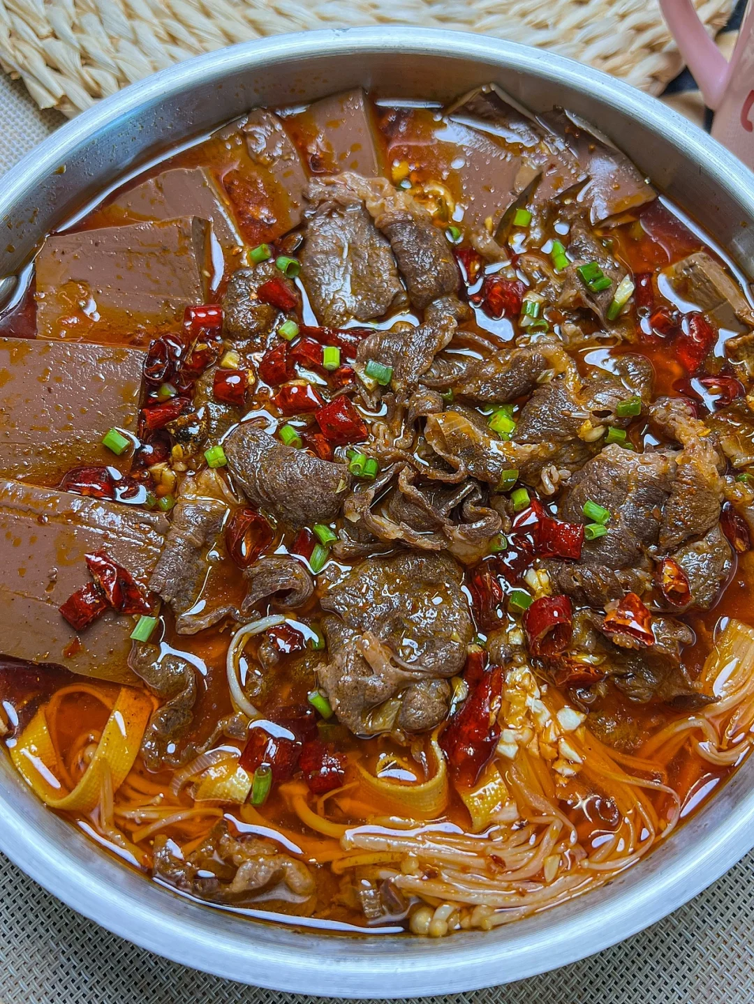 家里的米饭要遭殃了！麻辣鸭血肥牛太香了！