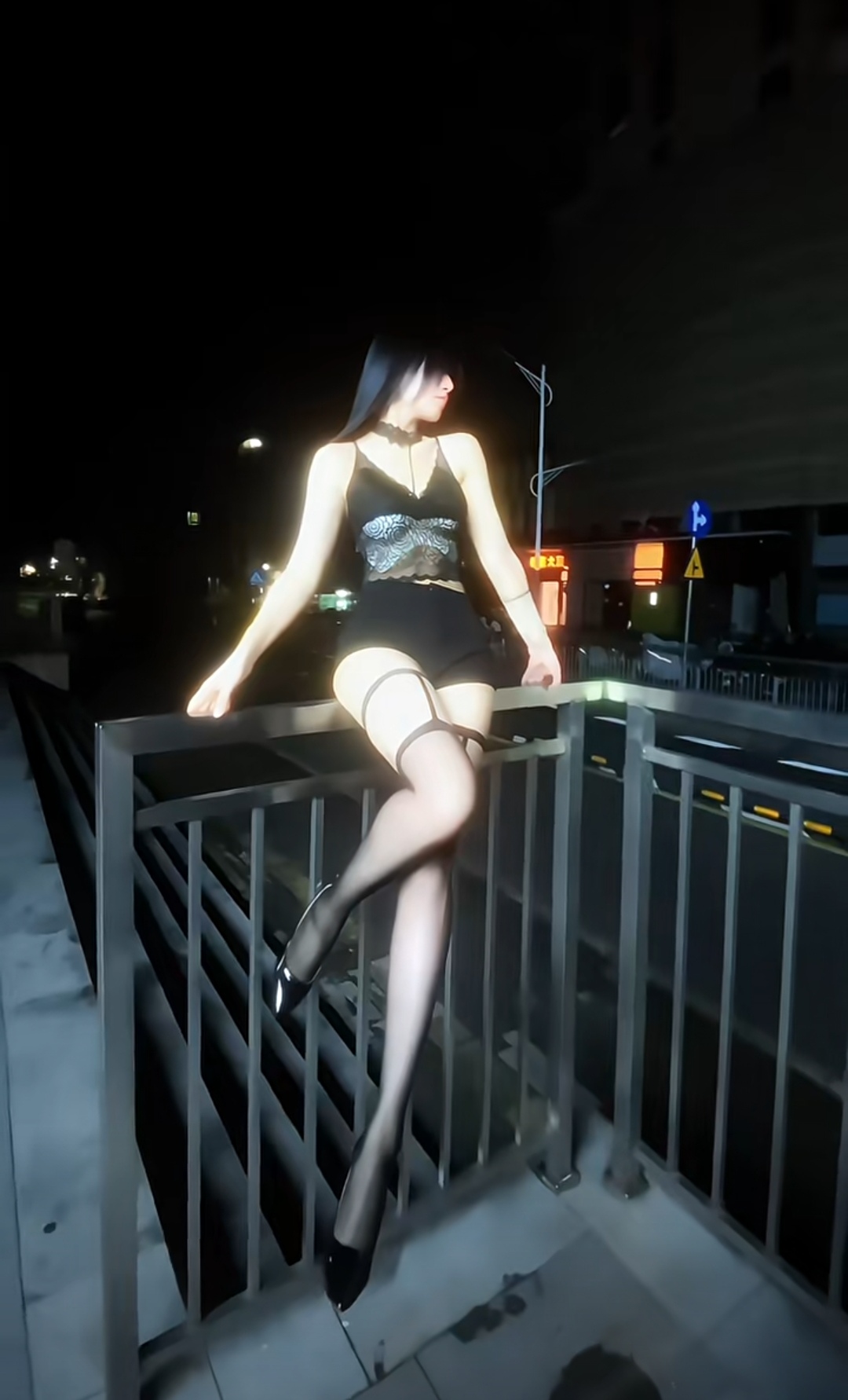 <p>大长腿 性感黑丝高跟yyds  好身材性感女神  光影 黑白 美...