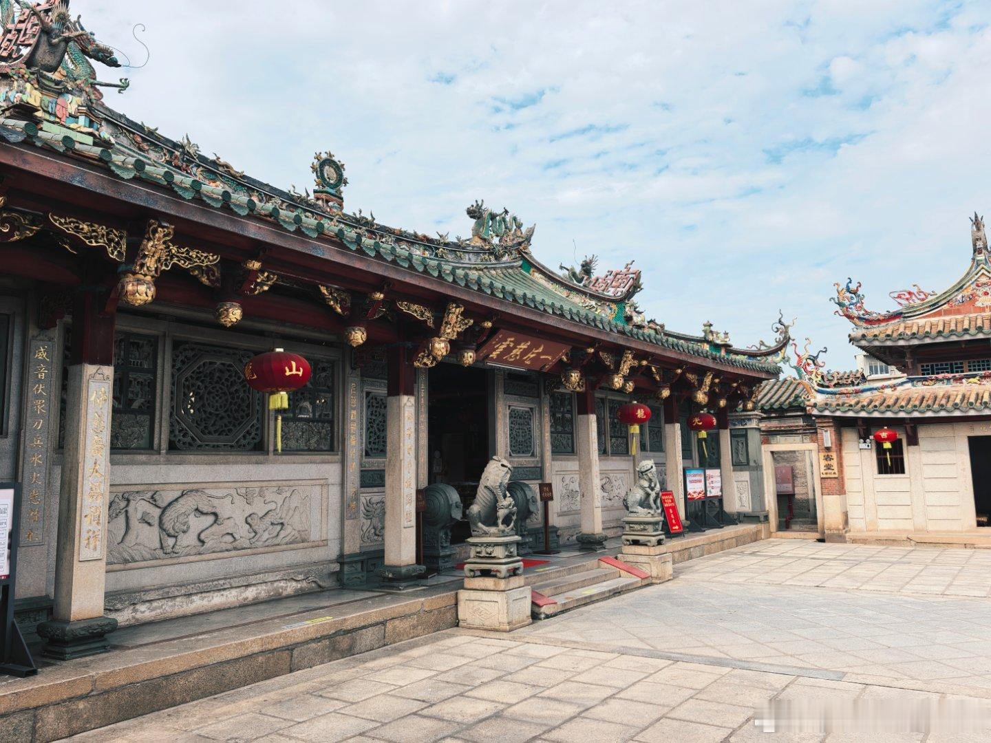 记录美好生活安海龙山寺，坐落于福建晋江安海镇，是一座历经千年沧桑的闽南...