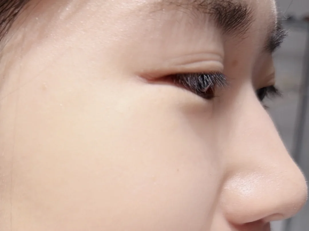 韩国oliveyoung发现超好用的不卡粉神器