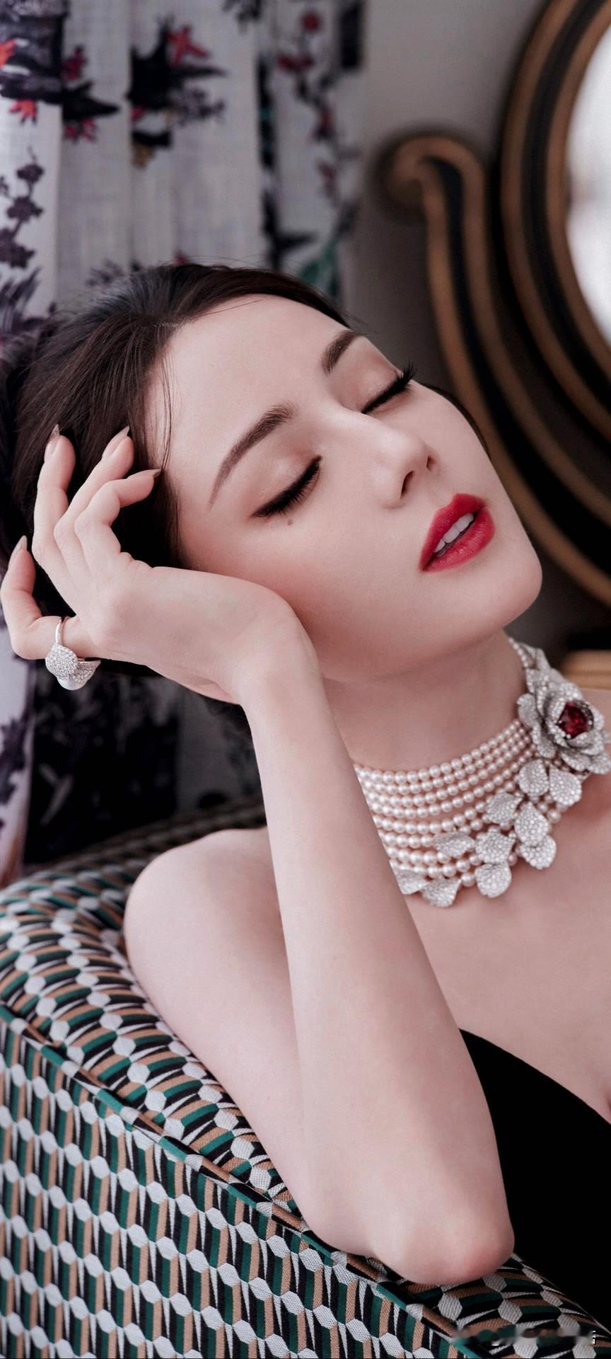 时尚美女，喜欢吗？