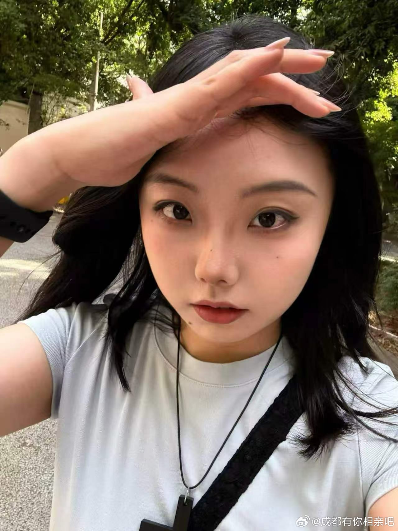 妈妈帮00年央企金融科技岗女儿找对象
性别：女
年龄：00年
身高:  165
户口：广安市
工作：央企金融科技岗(双休)
学校：重庆邮电大学
学历：硕士
房产：打算购房
车辆：暂无车
工作地:青羊区(市中心)
家庭情况:原生四口之家，有一个弟弟，首先声明不存在扶弟魔，父母个体户，有商铺出租(无贷)，父母均 ​