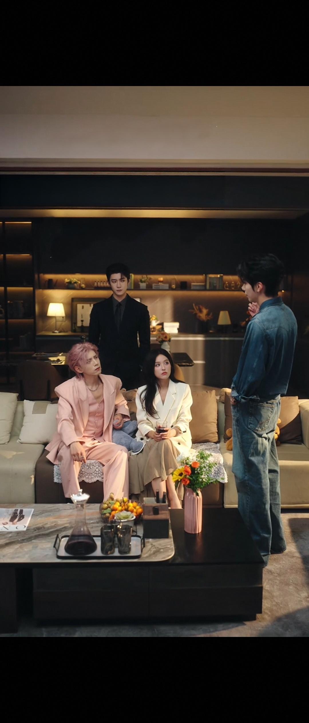 记录2026年看过的短剧之331《恋爱加载中》
1️⃣演员：徐轸轸➕张庭睿➕邵魏➕王年将臣➕王钧浩
2️⃣推荐指数⭐⭐⭐
3️⃣推荐理由：雄竞甜宠剧，人间清醒女霸总的去父留子计划，四大候选人各显神通，温柔竹马、忠犬秘书、顶流偶像、治愈店主，每一个都是偶像剧里男主的人设，欢乐小甜本[哈哈]

1v4怎 ​