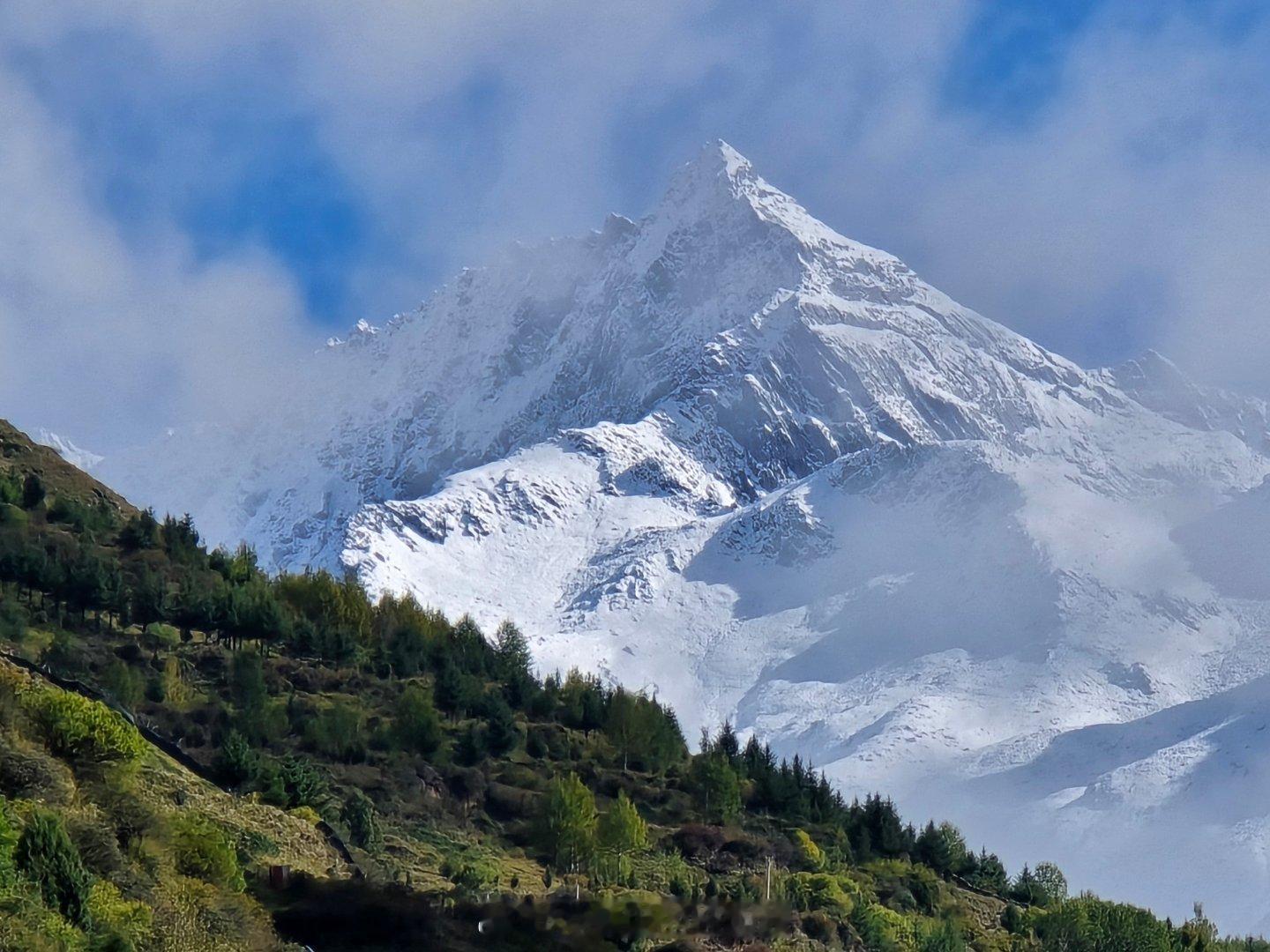 雪正多，雾刚散。四姑娘山[超话] ​​​