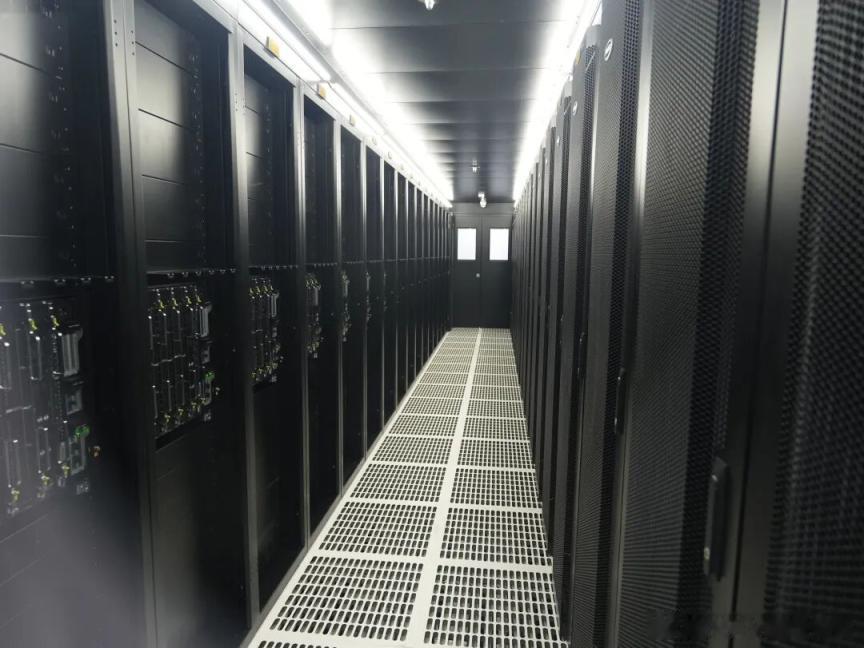 【词元消耗就是信用资产 北京首批算力词元贷落地】
Tech start-ups in Beijing can secure loans based on their token production and consumption, instead of traditional collateral. The first batch of companies participating in this innovative computing-token credit program is based in  ​