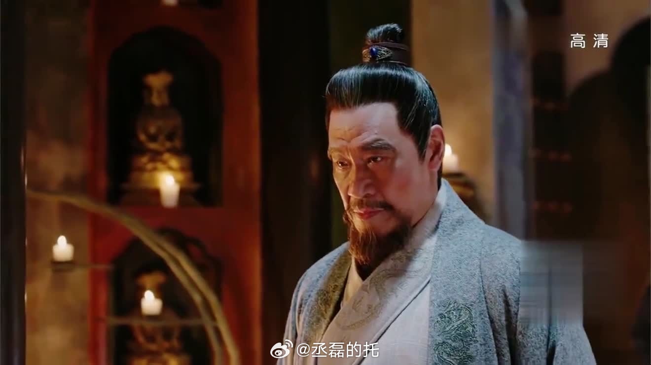 兰香如故开始第一集没捋清皇帝到底是谁，看到后面就会发现……那是朱棣[吃惊]永乐大帝啊[捂嘴哭]然后就讨厌不起来了[淡淡的]他快驾崩时，好怕他见不到太子最后一面[捂嘴哭]看弹幕一群人在讨论太子身材、太子是好是坏之类的，恨不得可以回复弹幕！！！可惜不能回复[淡淡的]一开始惊艳于这部剧很多细节很 ​