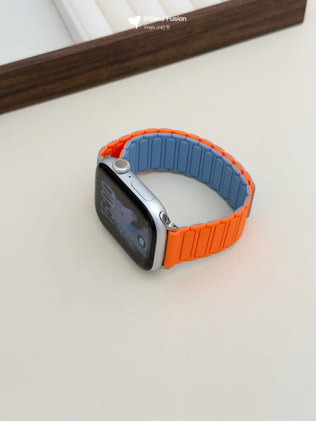 橙蓝撞色回环磁吸iwatch表带