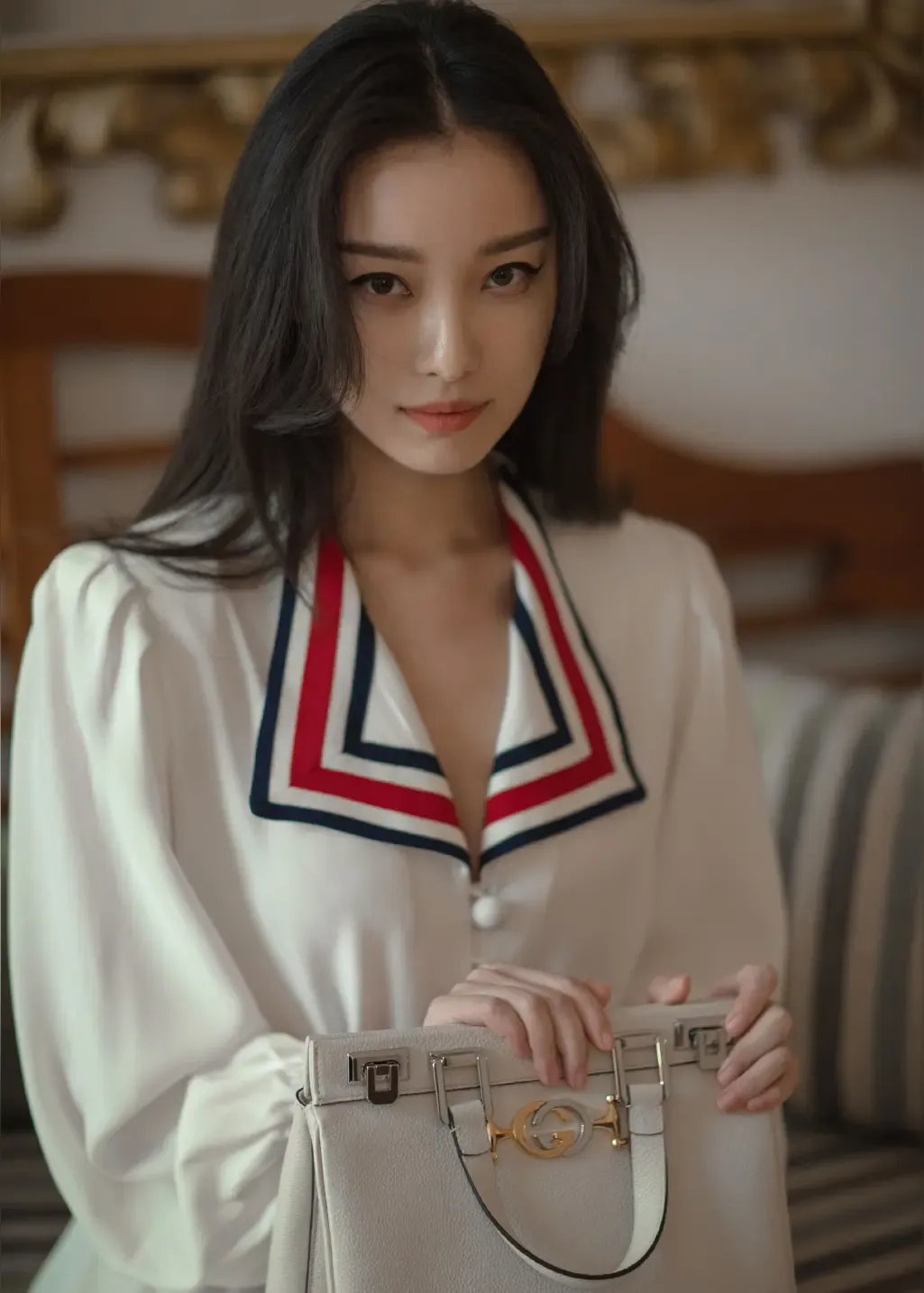 我有一种预感，倪妮以后都不会公开恋情了。不是因为井柏然大火影响到了她，而是她每公开一次恋情，最后都没什么好结果。

两次恋爱已经消耗她很多，这次井柏然大火，又把两个人当初在一起和分手后的种种旧事重提，这对倪妮来说真的是一种打扰。

从和井柏然分手后，她就没有再传出过恋情，估计倪妮已经长心眼了，不会再