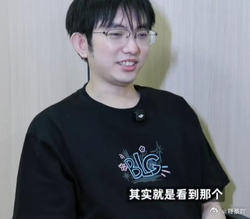 粉了枪哥五年，看到他状态越来越不好也只有心酸，原本去年能回归就有点意料之外了，今年又搞出这种事，只希望这场比赛能让枪哥释怀一点吧[卡皮巴拉][卡皮巴拉][卡皮巴拉]

#Knight说Viper无敌##圣枪哥感谢BLG队友##马克龙沙特王储C罗EWC颁奖# ​