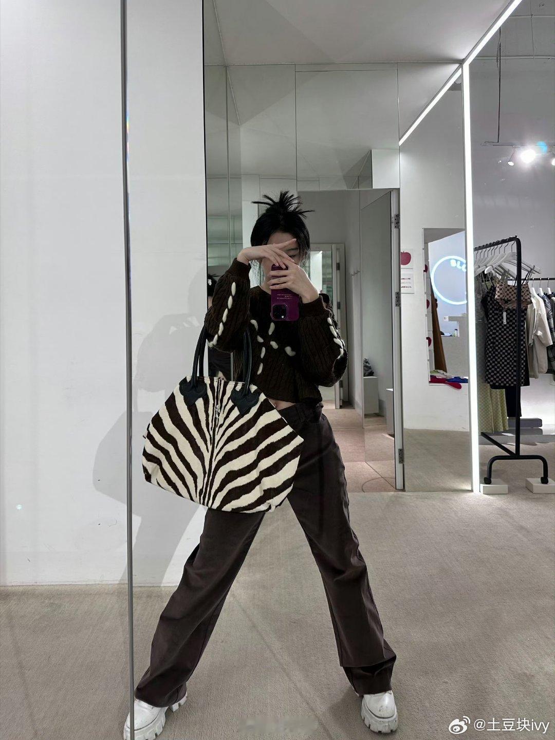 #包上恩[超话]# 穿搭展示 ​