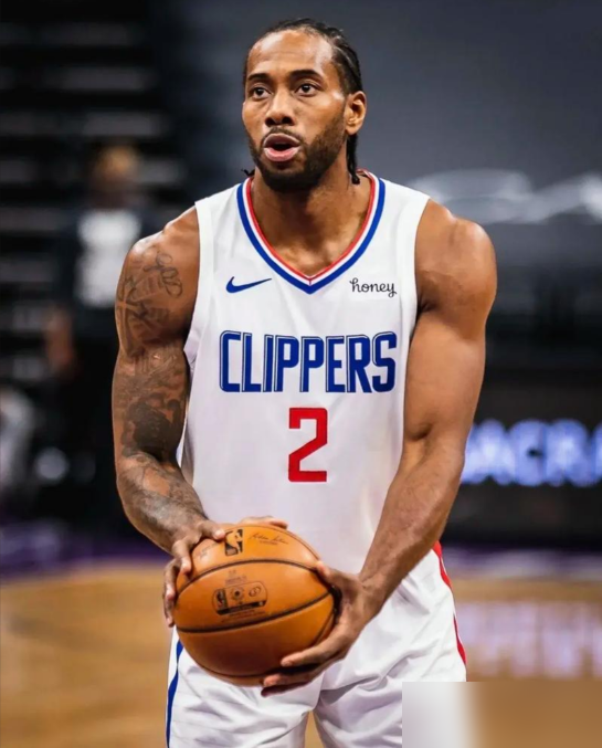 瘸着腿的格林，硬生生掐死了伦纳德！最后12次单防，一分没让得，还直接抢...