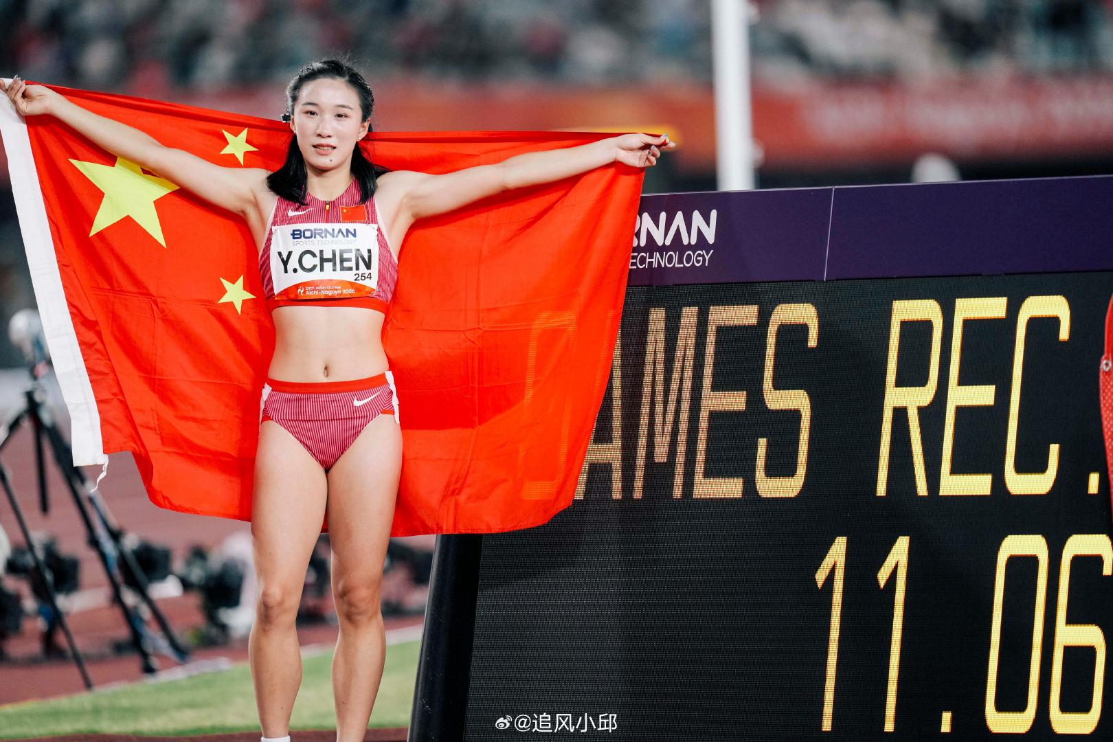 #陈妤颉同时备战高考和奥运#
真的有被惊到！对中国女人从不认输有了实感🏃‍♀️
亚运会拿了三金，有保送资格，居然还要自己去参加高考。
白天训练场猛练冲奥运，晚上抽时间埋头刷题；一边冲11秒大关，一边备战高考，双线hard模式！真的又飒又能熬！[作揖][作揖][作揖] ​